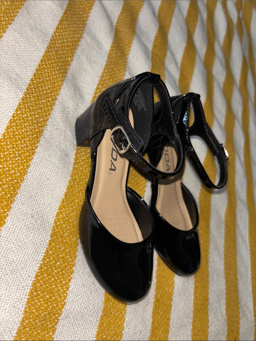 Girls’ Black Patent Dress Shoes